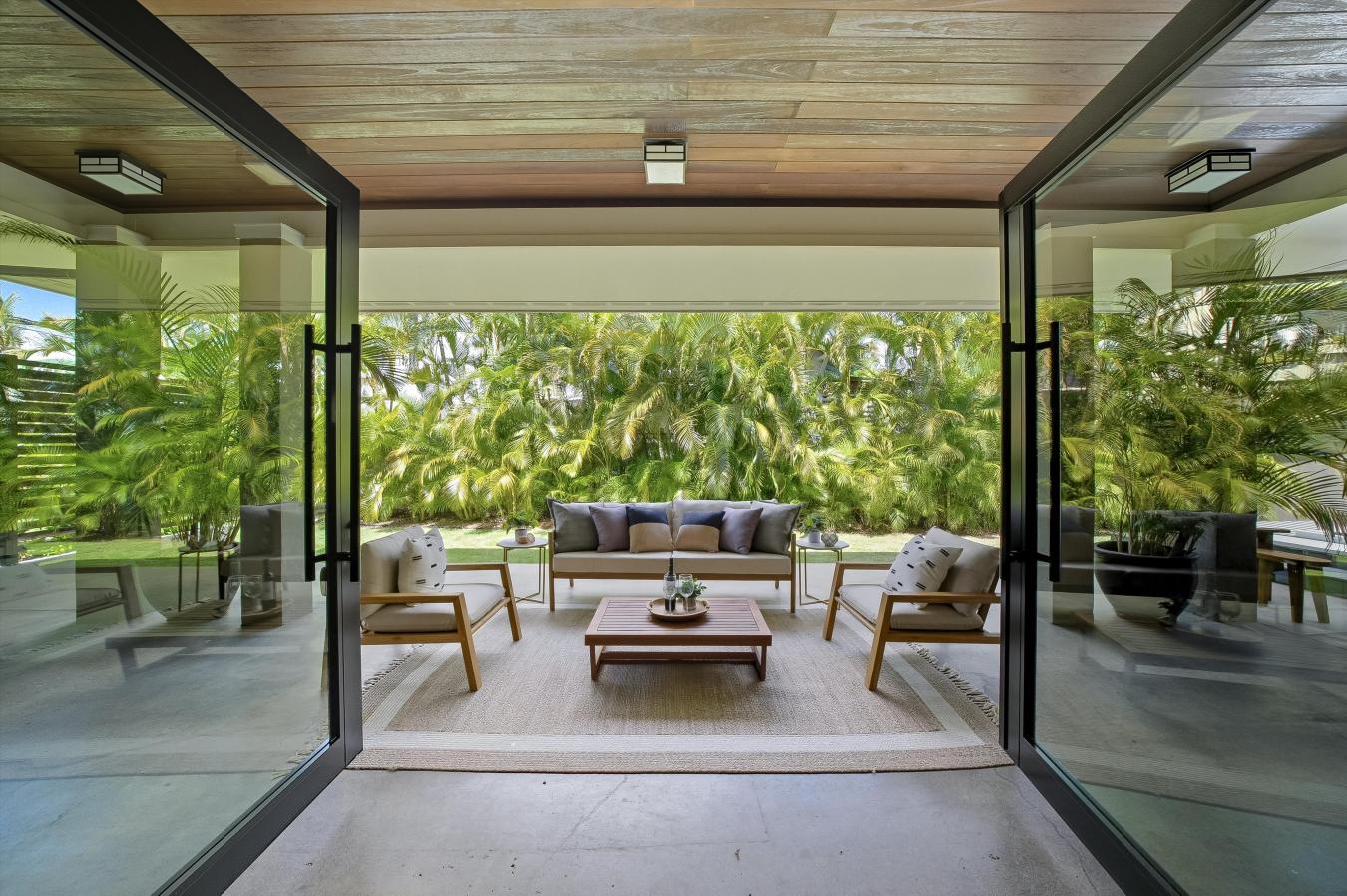 Kailua, Honolulu, 96734, United States, 3 Bedrooms Bedrooms, ,4 BathroomsBathrooms,Residential,For Sale,1964661