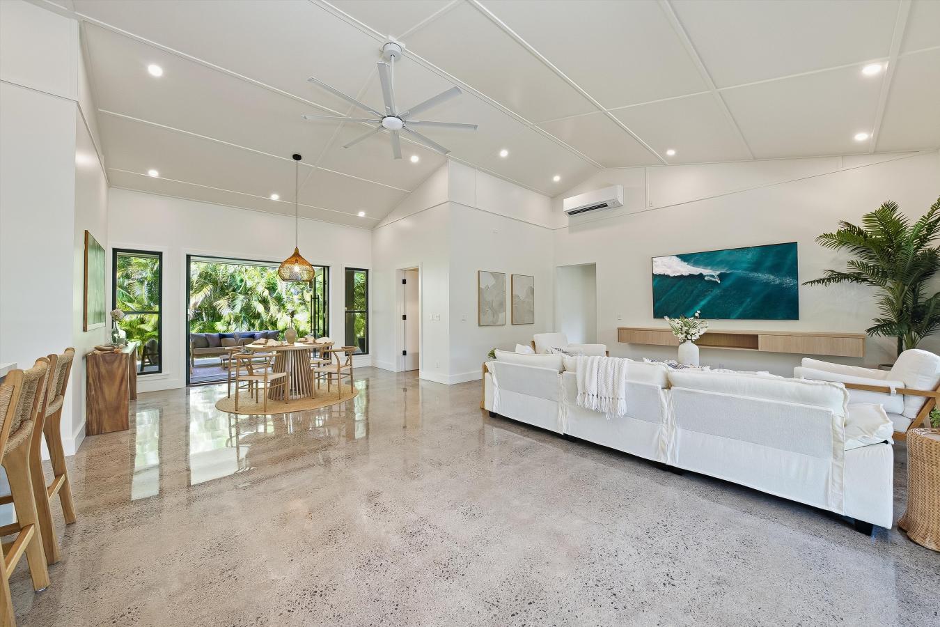 Kailua, Honolulu, 96734, United States, 3 Bedrooms Bedrooms, ,4 BathroomsBathrooms,Residential,For Sale,1964661