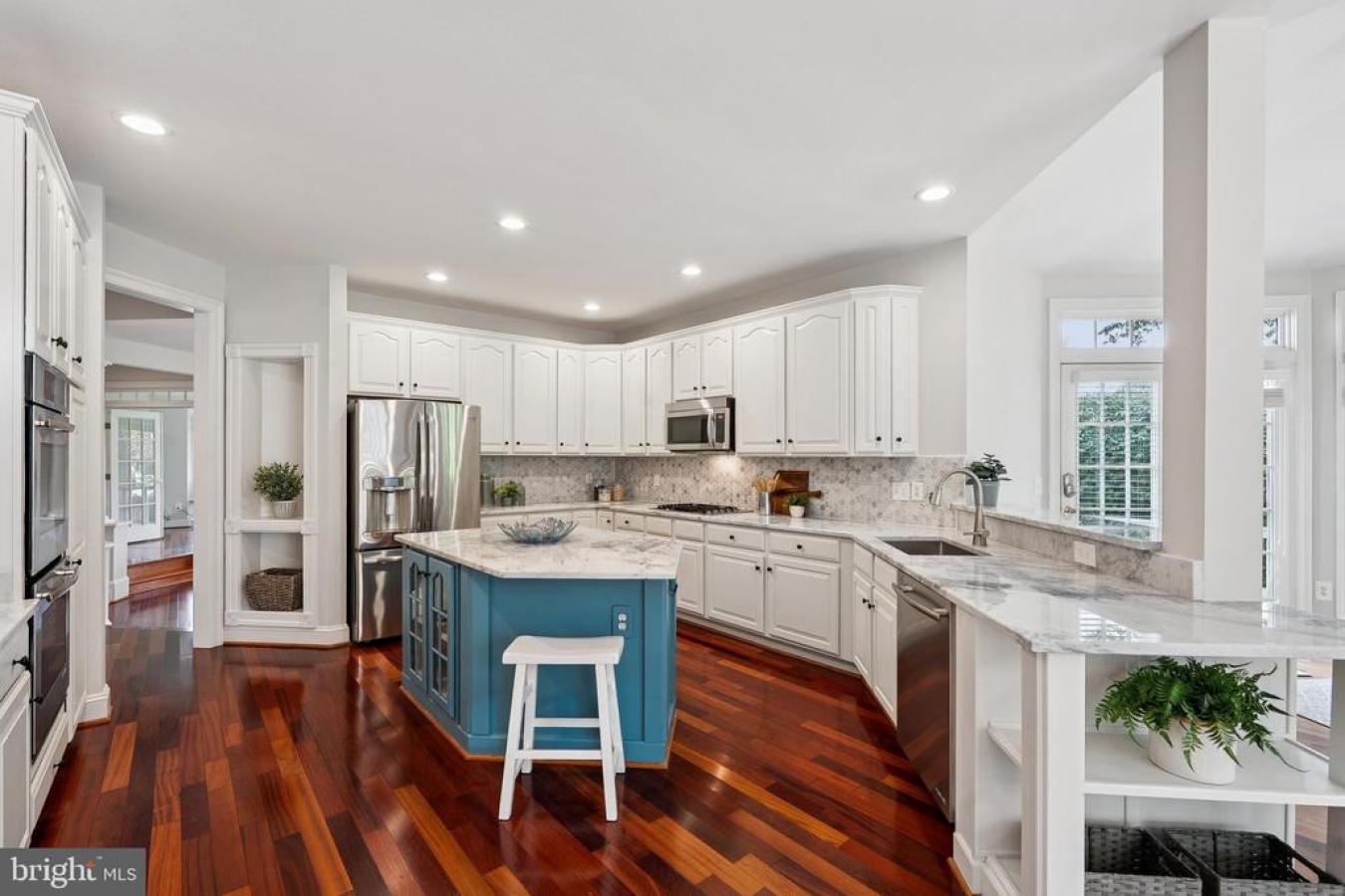 GREAT FALLS, FAIRFAX-VA, 22066, United States, 5 Bedrooms Bedrooms, ,4 BathroomsBathrooms,Residential,For Sale,1963356