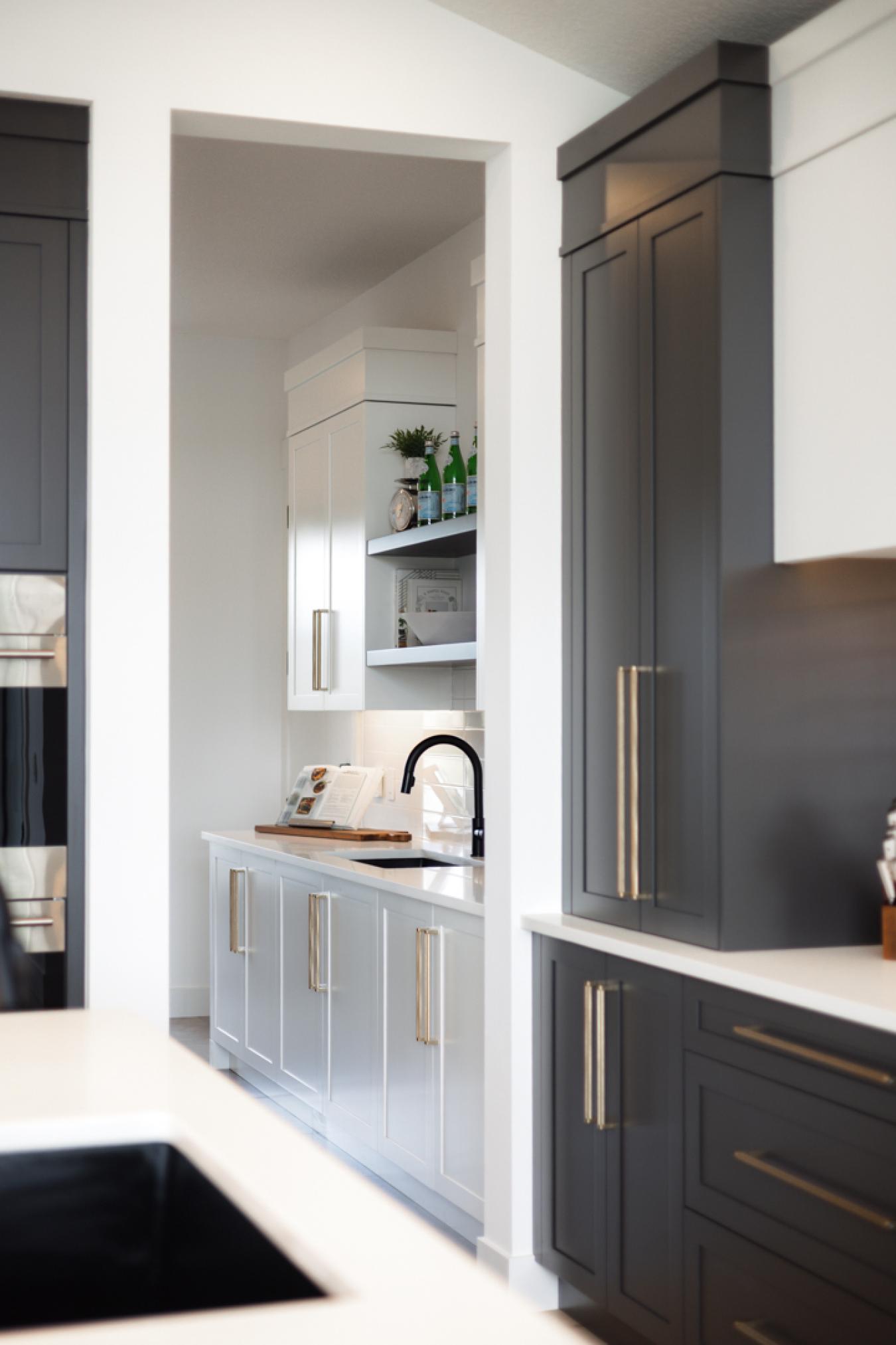 Rocky View County, AB, T3R 0X3, Canada, 5 Bedrooms Bedrooms, ,2 BathroomsBathrooms,Residential,For Sale,1963358