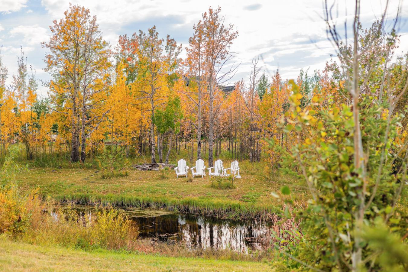 Rocky View County, AB, T3R 0X3, Canada, 5 Bedrooms Bedrooms, ,2 BathroomsBathrooms,Residential,For Sale,1963358