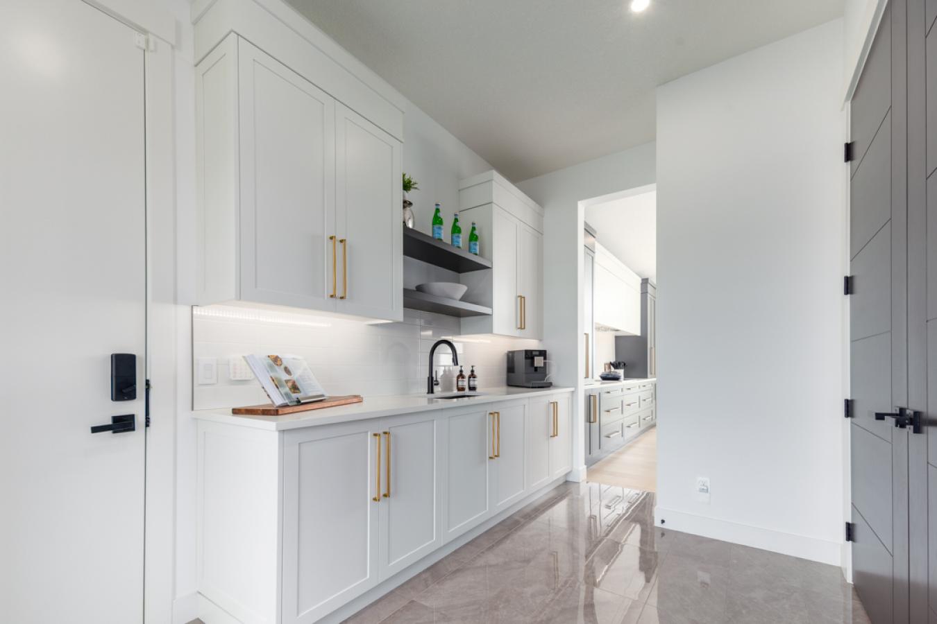 Rocky View County, AB, T3R 0X3, Canada, 5 Bedrooms Bedrooms, ,2 BathroomsBathrooms,Residential,For Sale,1963358