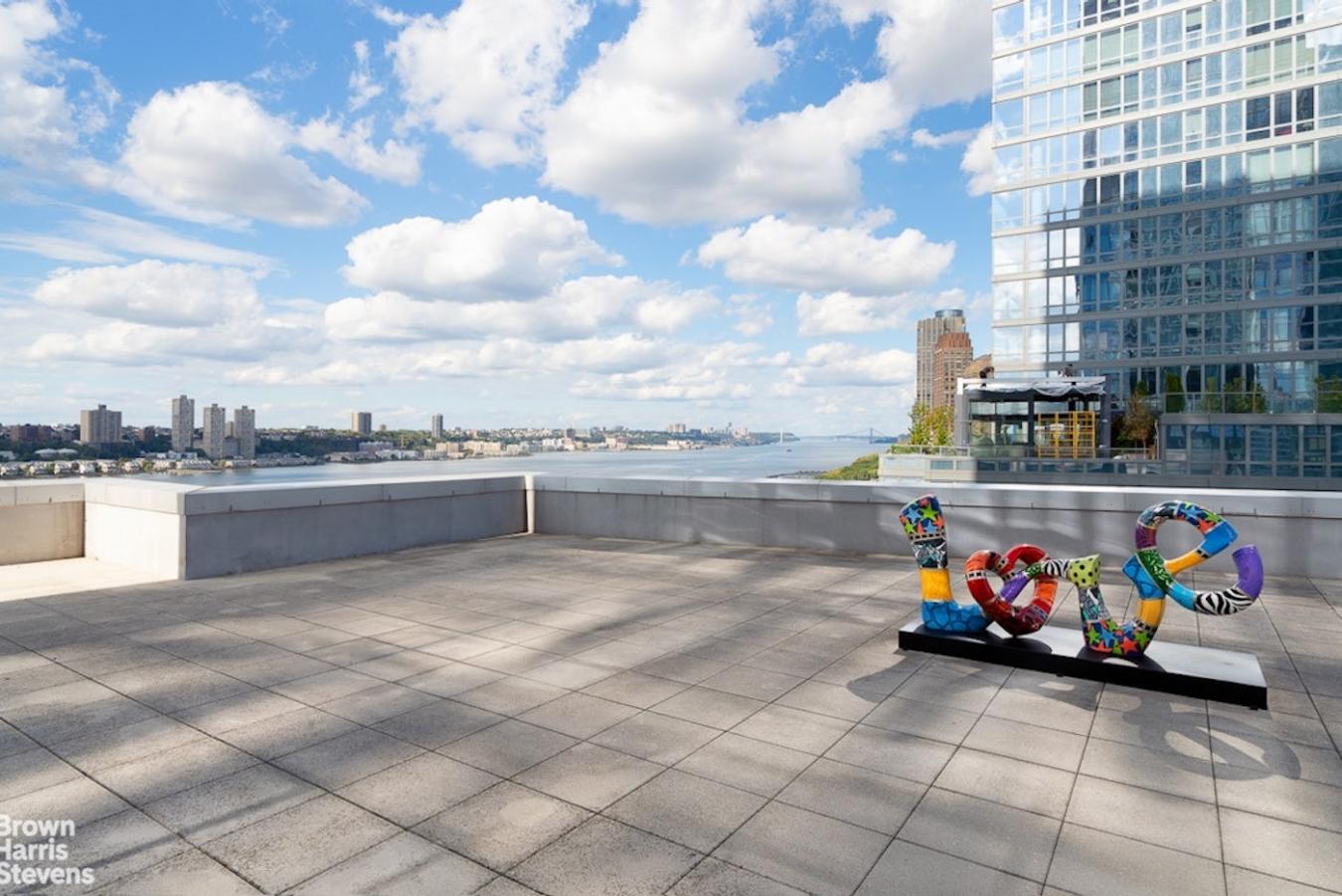 New York, New York, 10069, United States, 7 Bedrooms Bedrooms, ,9 BathroomsBathrooms,Residential,For Sale,1963351