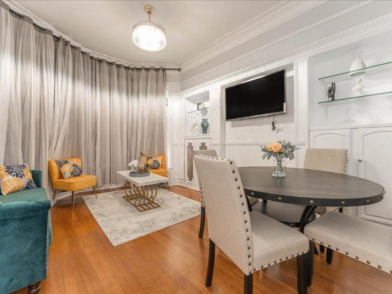 Flatbush, New York, 11226, United States, 9 Bedrooms Bedrooms, ,3 BathroomsBathrooms,Residential,For Sale,1963339