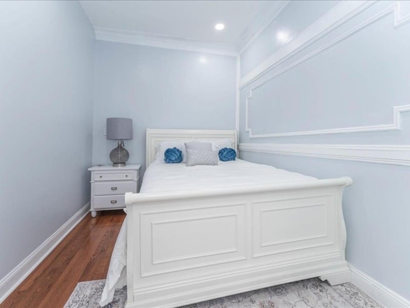 Flatbush, New York, 11226, United States, 9 Bedrooms Bedrooms, ,3 BathroomsBathrooms,Residential,For Sale,1963339