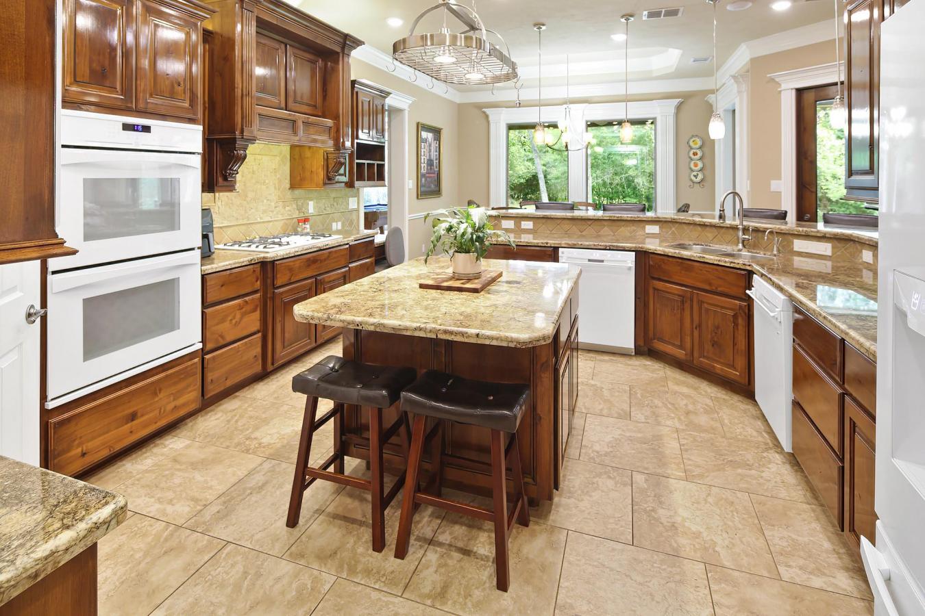 College Station, Brazos, 77845, United States, 5 Bedrooms Bedrooms, ,4 BathroomsBathrooms,Residential,For Sale,1963337