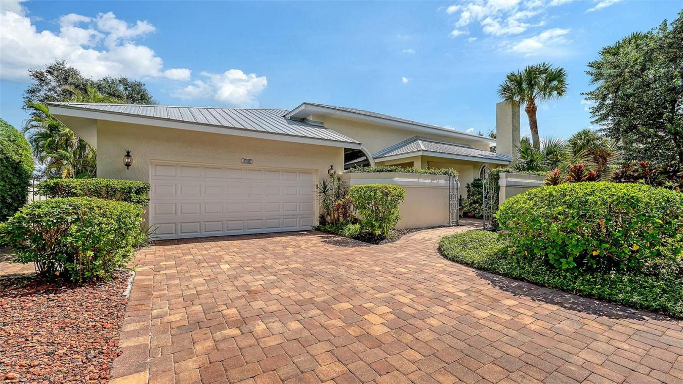 SARASOTA, Sarasota, 34231, United States, 3 Bedrooms Bedrooms, ,3 BathroomsBathrooms,Residential,For Sale,1963352