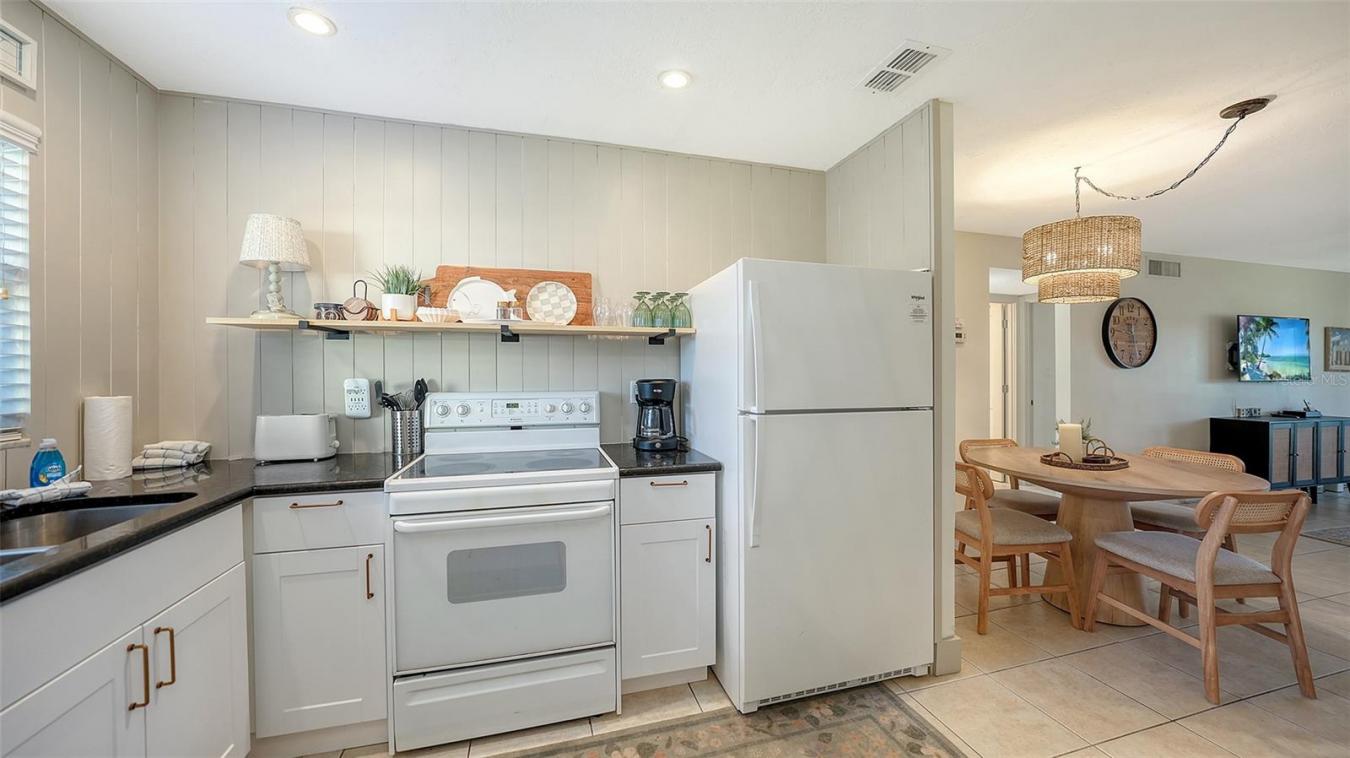 SIESTA KEY, Sarasota, 34242, United States, 2 Bedrooms Bedrooms, ,2 BathroomsBathrooms,Residential,For Sale,1963336