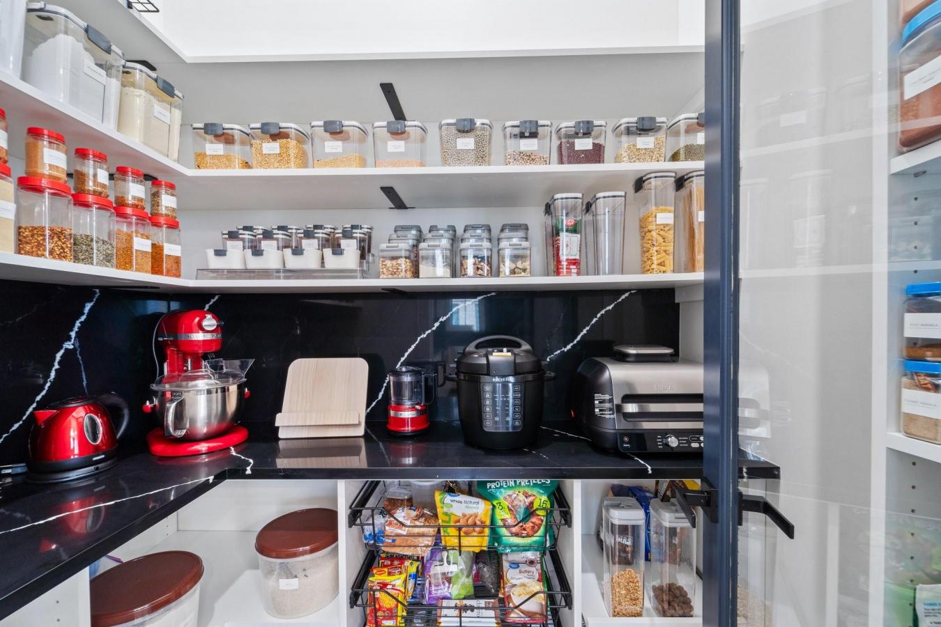 Houston, Harris, 77055, United States, 4 Bedrooms Bedrooms, ,4 BathroomsBathrooms,Residential,For Sale,1963333