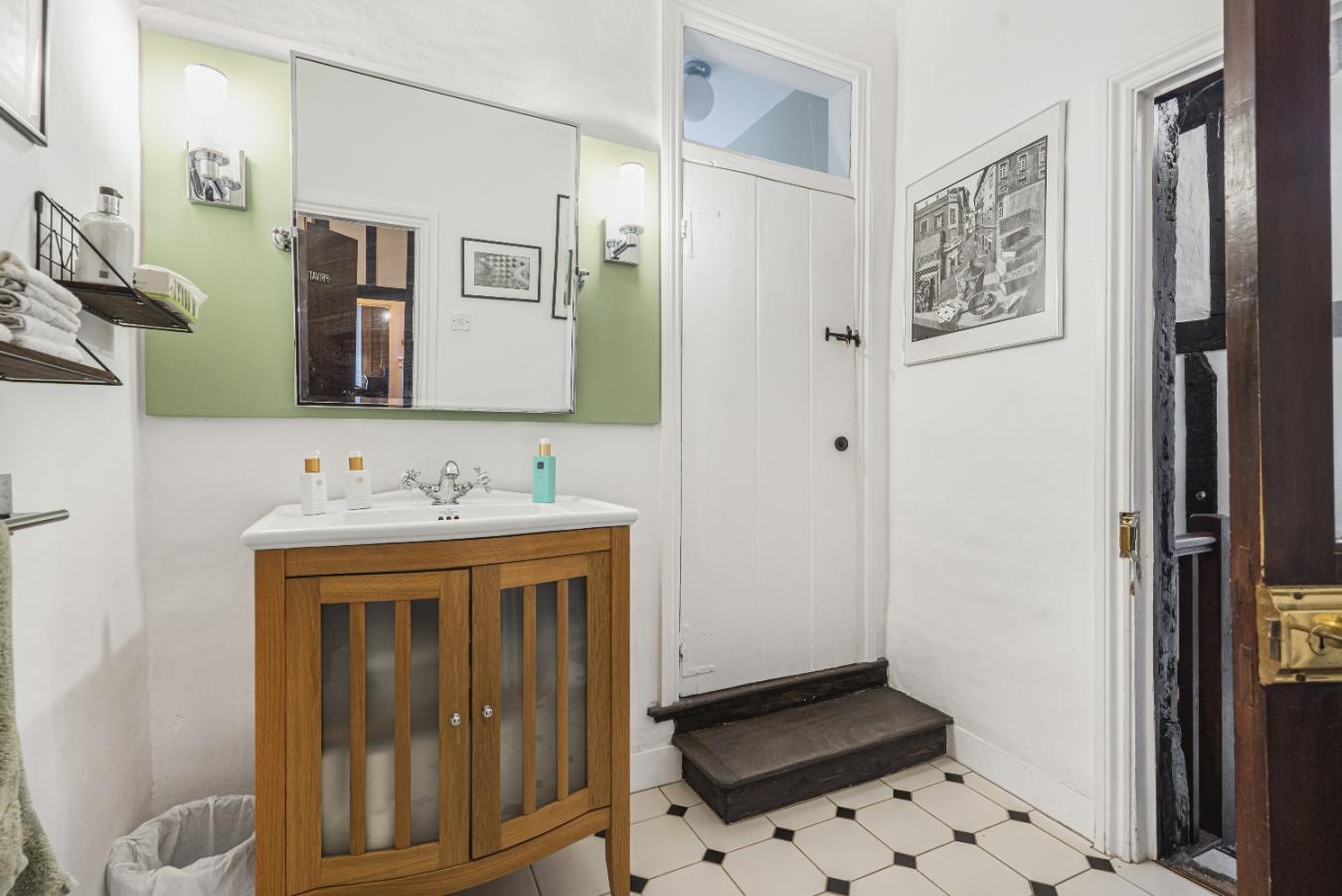 Witham, Essex, CM8 1DA, United Kingdom, 8 Bedrooms Bedrooms, ,6 BathroomsBathrooms,Residential,For Sale,1963326