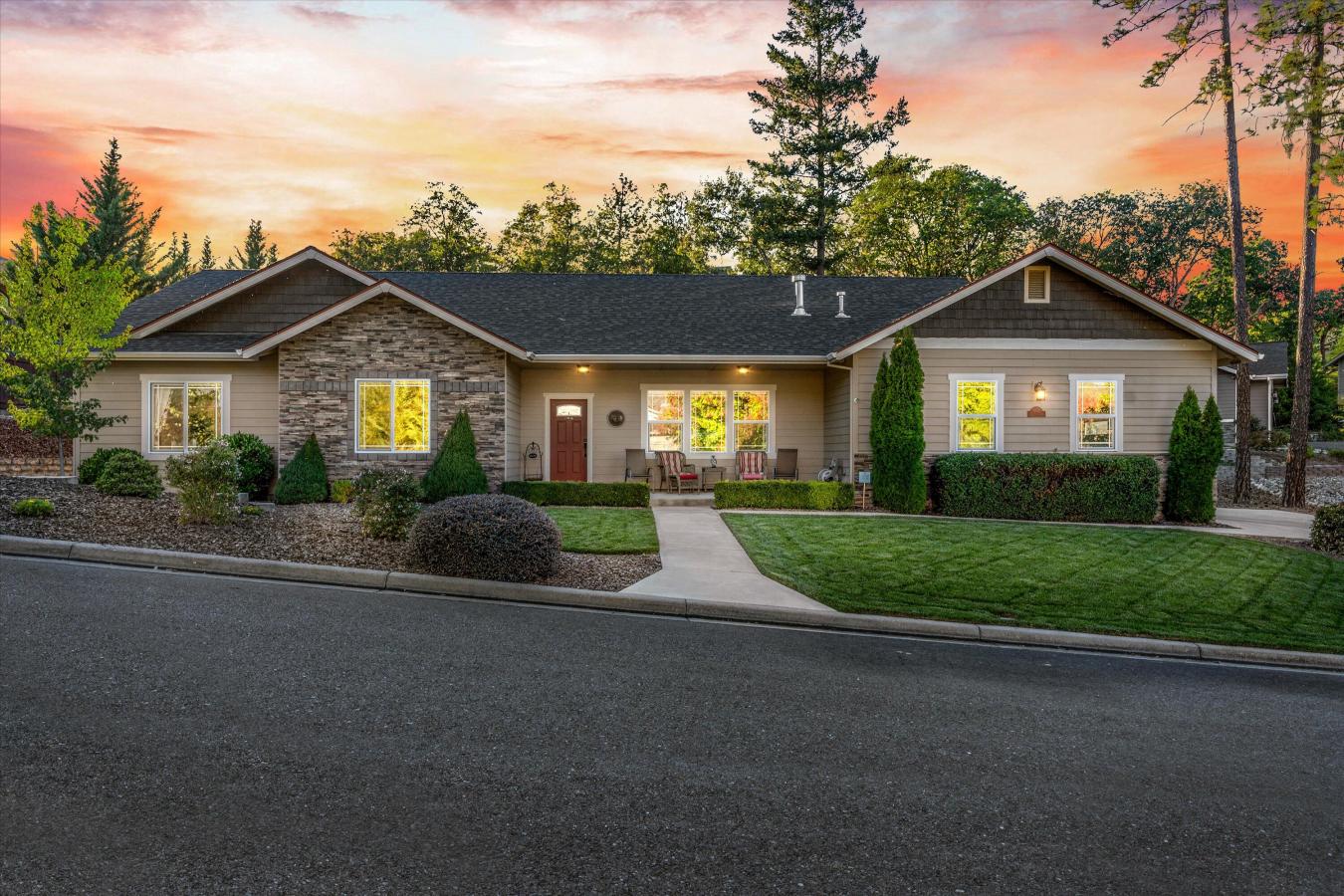 Grants Pass, Josephine, 97527, United States, 3 Bedrooms Bedrooms, ,2 BathroomsBathrooms,Residential,For Sale,1963323