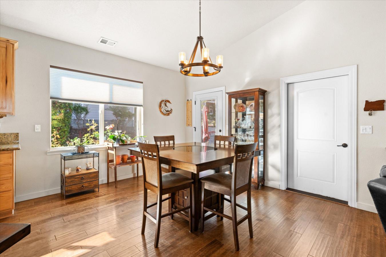 Grants Pass, Josephine, 97527, United States, 3 Bedrooms Bedrooms, ,2 BathroomsBathrooms,Residential,For Sale,1963323