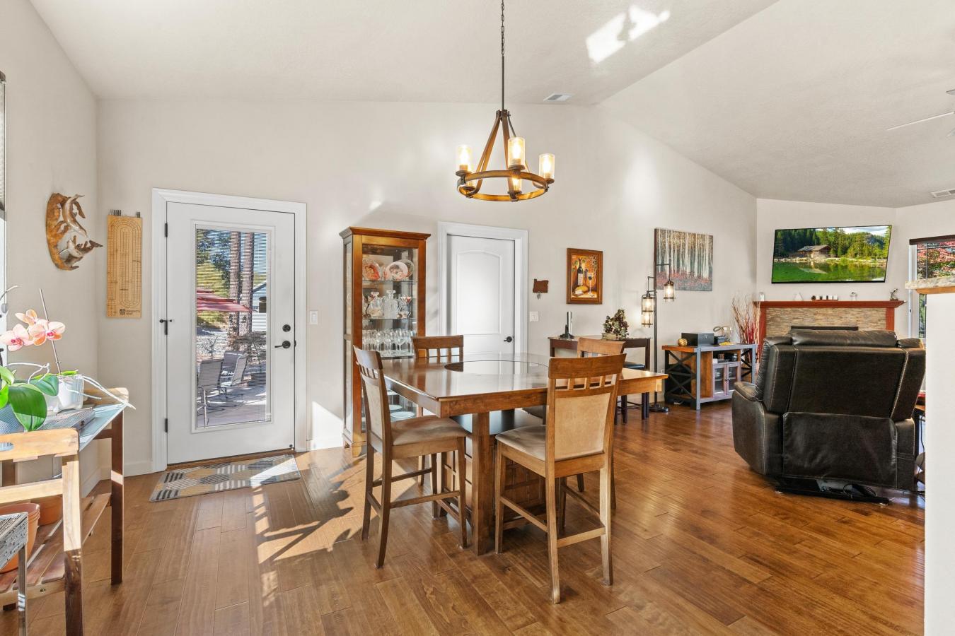 Grants Pass, Josephine, 97527, United States, 3 Bedrooms Bedrooms, ,2 BathroomsBathrooms,Residential,For Sale,1963323