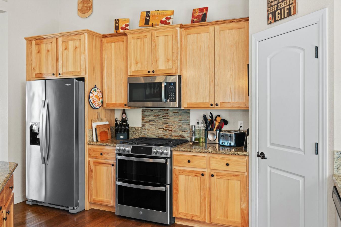 Grants Pass, Josephine, 97527, United States, 3 Bedrooms Bedrooms, ,2 BathroomsBathrooms,Residential,For Sale,1963323