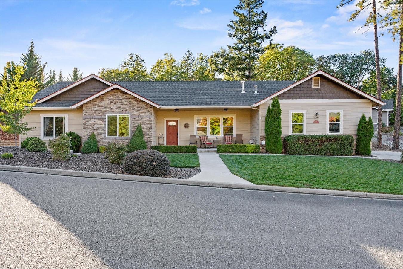 Grants Pass, Josephine, 97527, United States, 3 Bedrooms Bedrooms, ,2 BathroomsBathrooms,Residential,For Sale,1963323