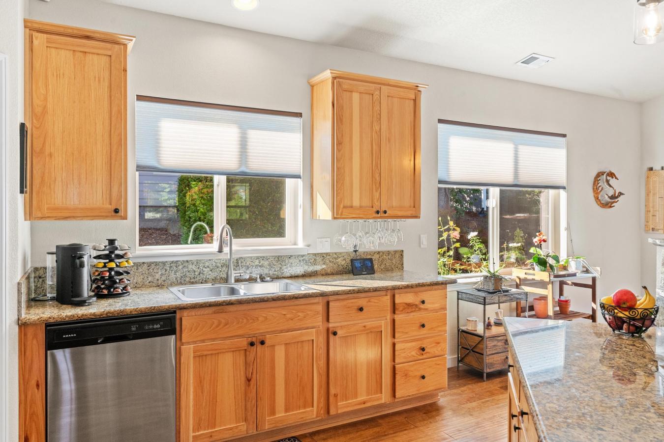 Grants Pass, Josephine, 97527, United States, 3 Bedrooms Bedrooms, ,2 BathroomsBathrooms,Residential,For Sale,1963323