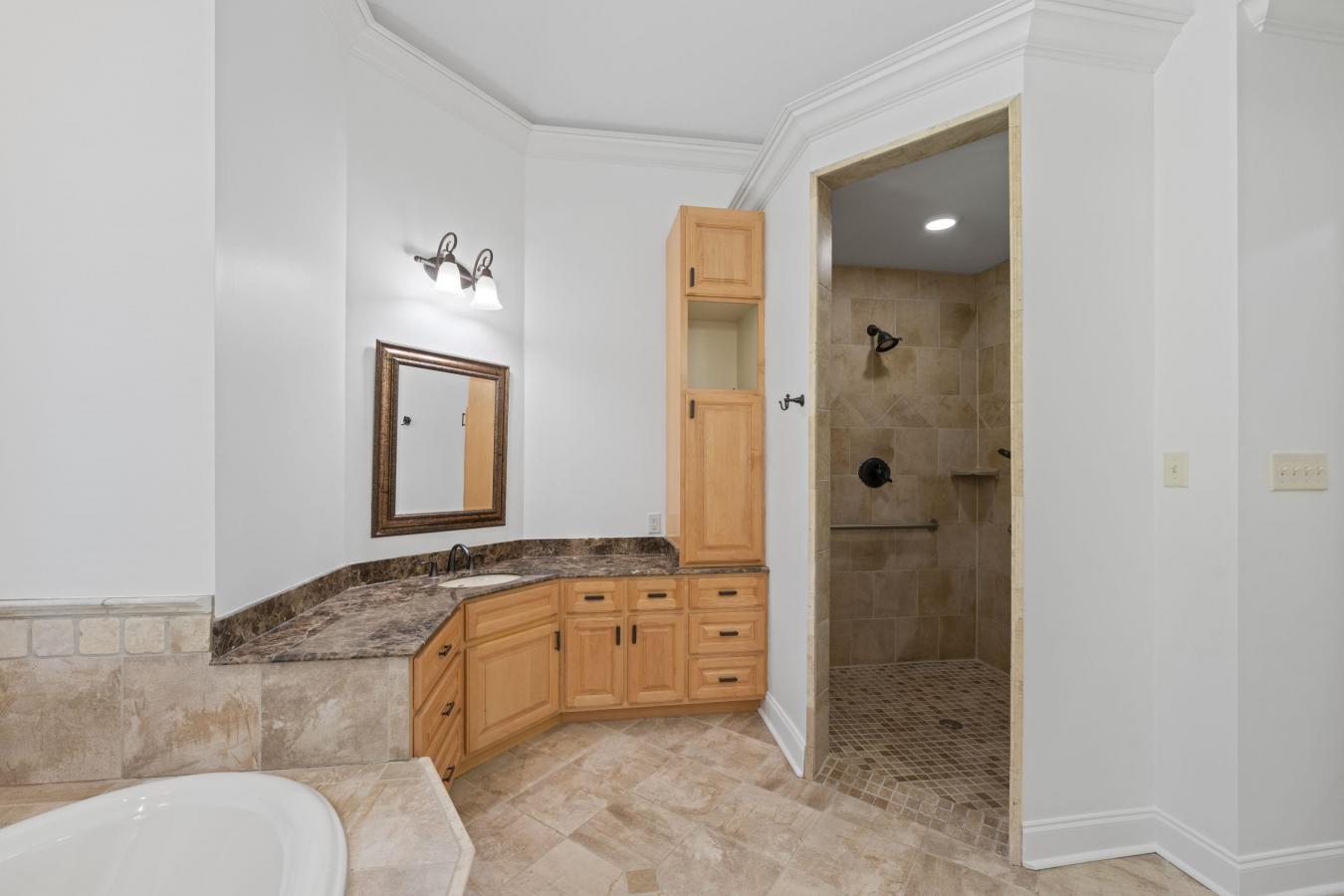 Lakeland, Shelby, 38002, United States, 6 Bedrooms Bedrooms, ,4 BathroomsBathrooms,Residential,For Sale,1963320