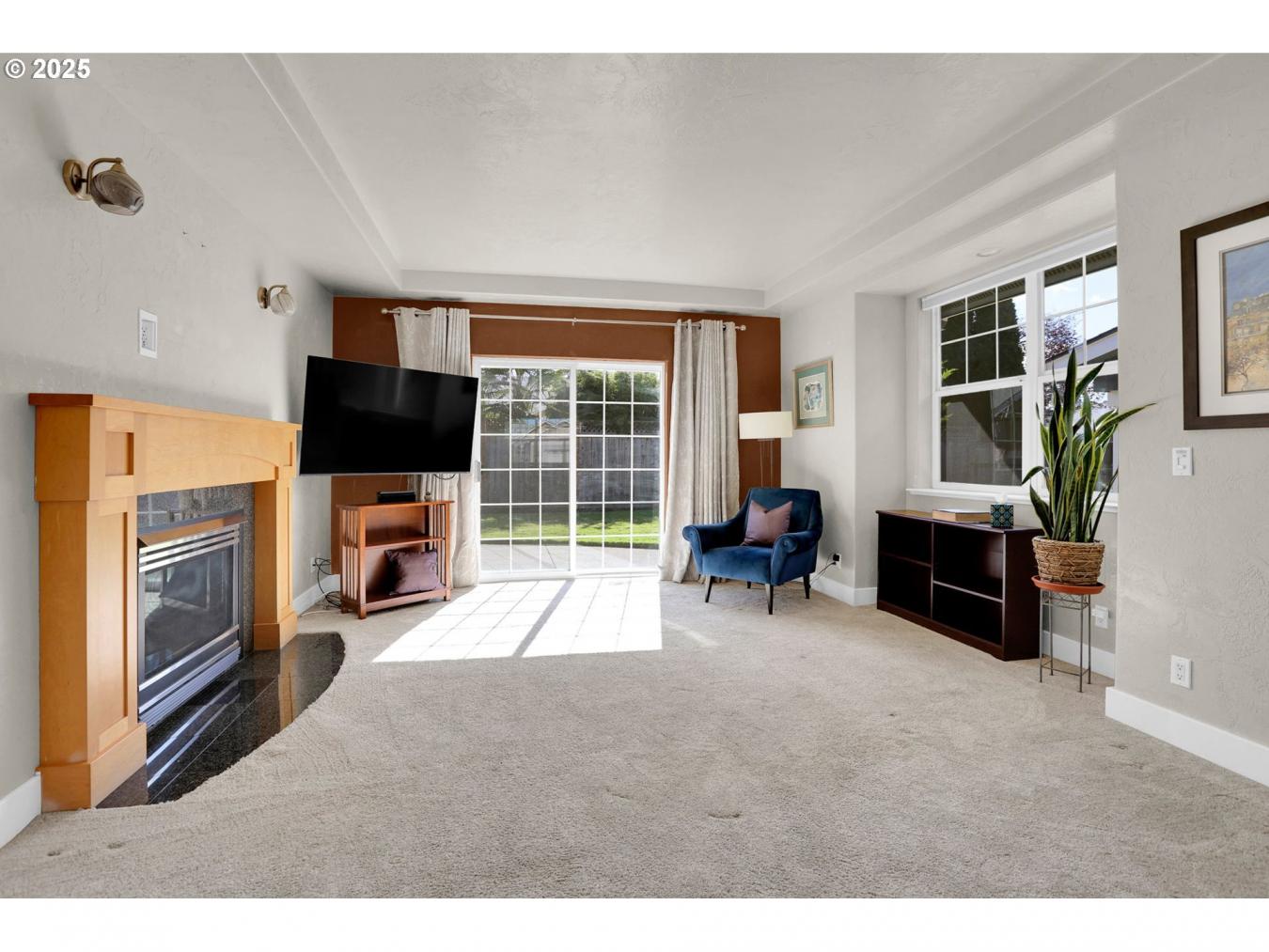 Eugene, Lane, 97404, United States, ,Residential,For Sale,1963322