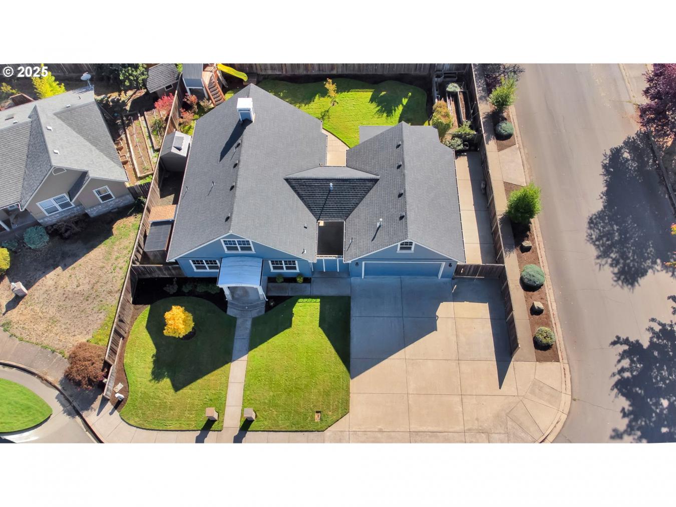 Eugene, Lane, 97404, United States, ,Residential,For Sale,1963322