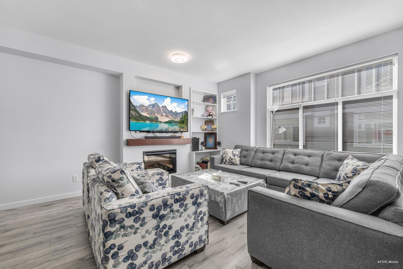 Surrey, BC, V3X1A2, Canada, 2 Bedrooms Bedrooms, ,2 BathroomsBathrooms,Residential,For Sale,1963318