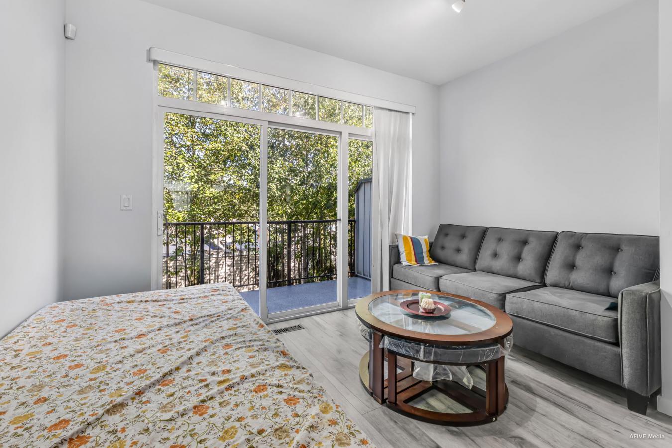 Surrey, BC, V3X1A2, Canada, 2 Bedrooms Bedrooms, ,2 BathroomsBathrooms,Residential,For Sale,1963318