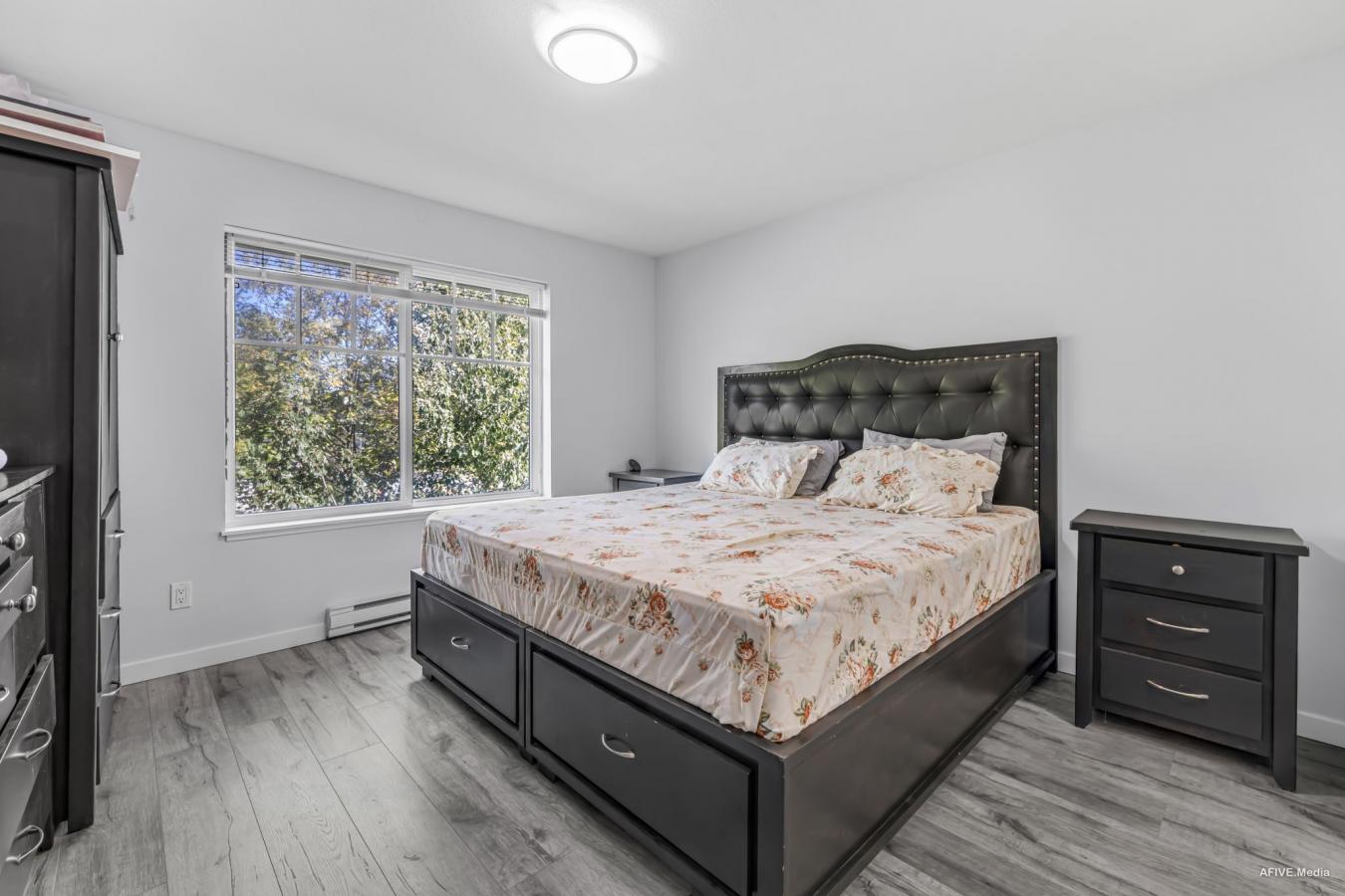 Surrey, BC, V3X1A2, Canada, 2 Bedrooms Bedrooms, ,2 BathroomsBathrooms,Residential,For Sale,1963318