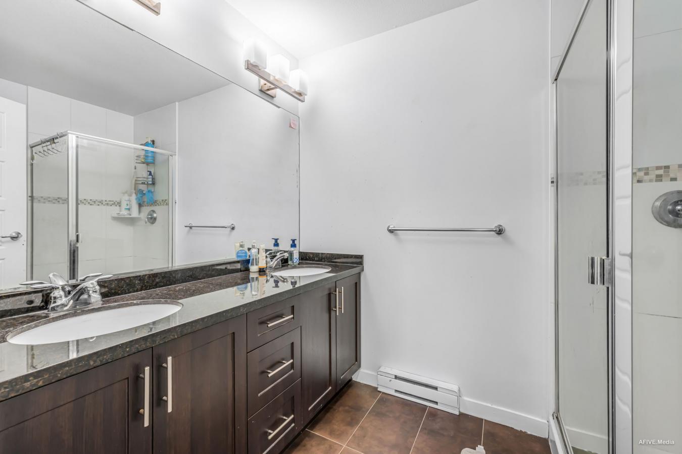 Surrey, BC, V3X1A2, Canada, 2 Bedrooms Bedrooms, ,2 BathroomsBathrooms,Residential,For Sale,1963318