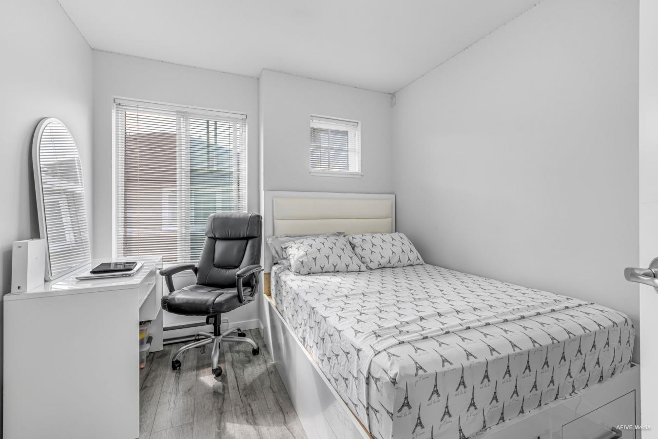 Surrey, BC, V3X1A2, Canada, 2 Bedrooms Bedrooms, ,2 BathroomsBathrooms,Residential,For Sale,1963318