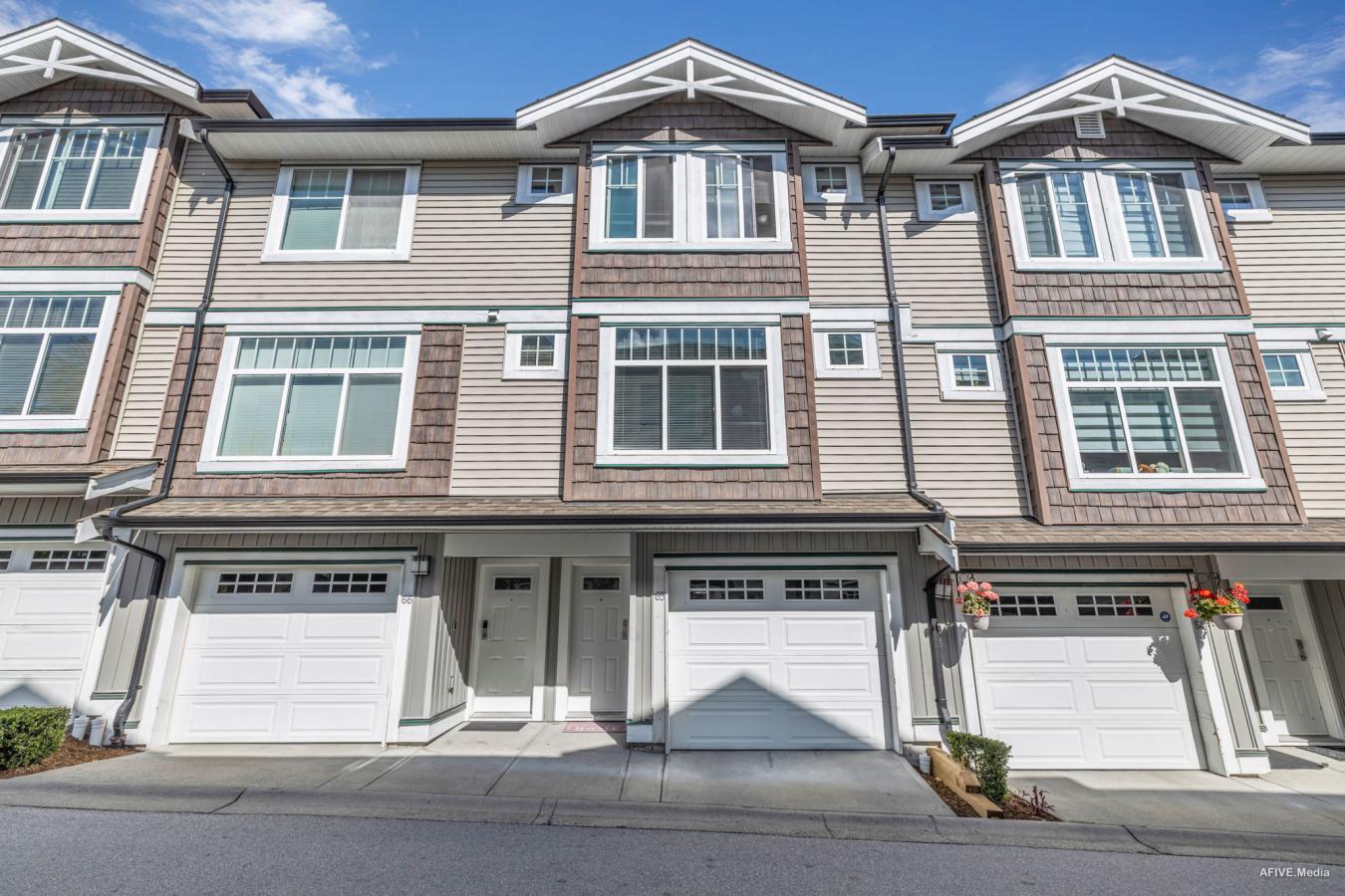 Surrey, BC, V3X1A2, Canada, 2 Bedrooms Bedrooms, ,2 BathroomsBathrooms,Residential,For Sale,1963318