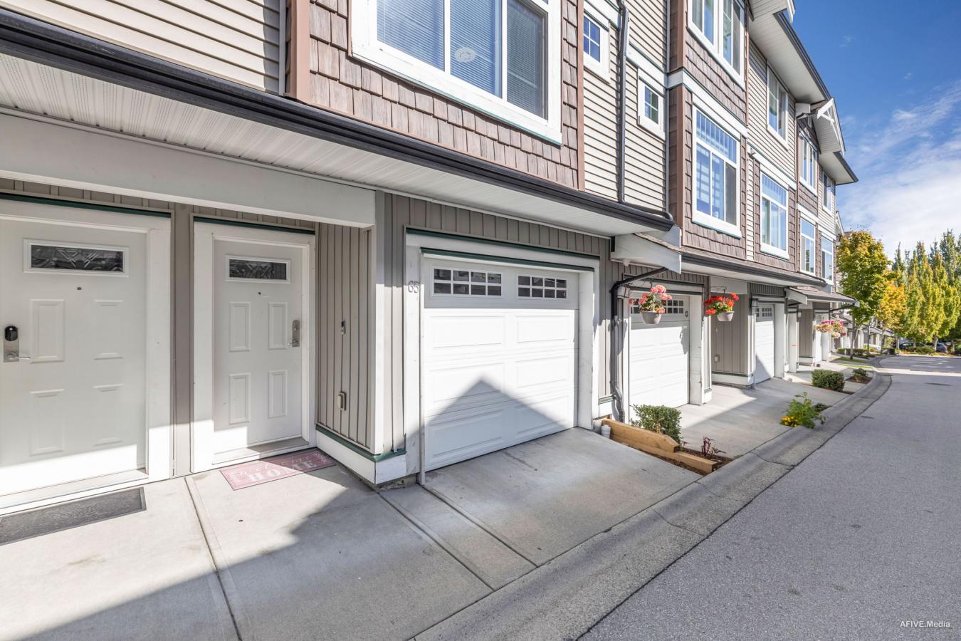 Surrey, BC, V3X1A2, Canada, 2 Bedrooms Bedrooms, ,2 BathroomsBathrooms,Residential,For Sale,1963318