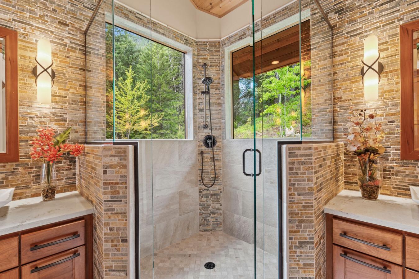 Sandpoint, Bonner, 83864, United States, 3 Bedrooms Bedrooms, ,3 BathroomsBathrooms,Residential,For Sale,1963316