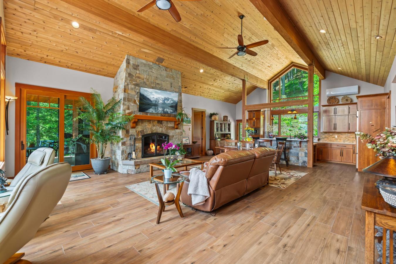 Sandpoint, Bonner, 83864, United States, 3 Bedrooms Bedrooms, ,3 BathroomsBathrooms,Residential,For Sale,1963316