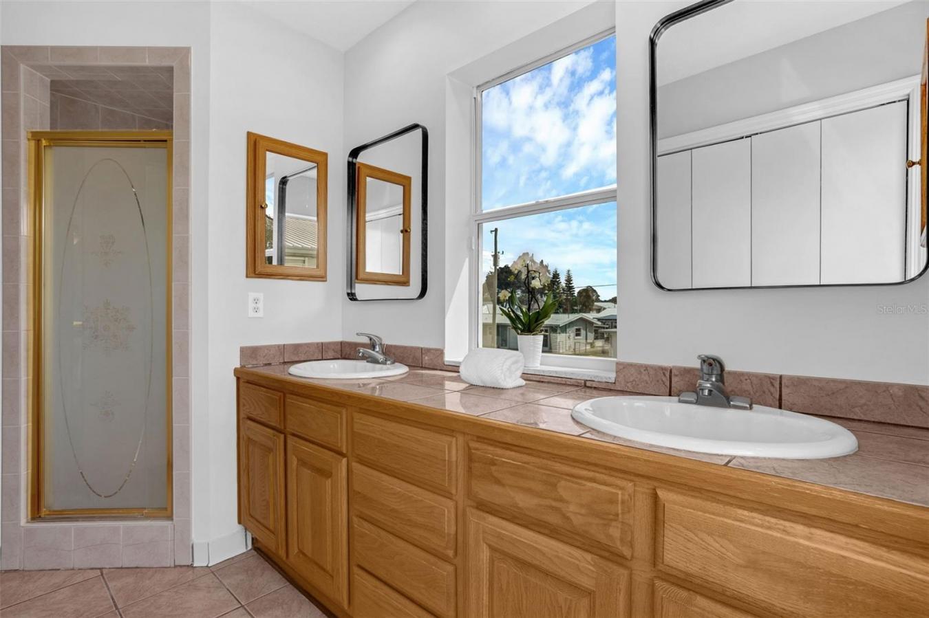 Crystal River, Florida, 34428, United States, 3 Bedrooms Bedrooms, ,2 BathroomsBathrooms,Residential,For Sale,1963317