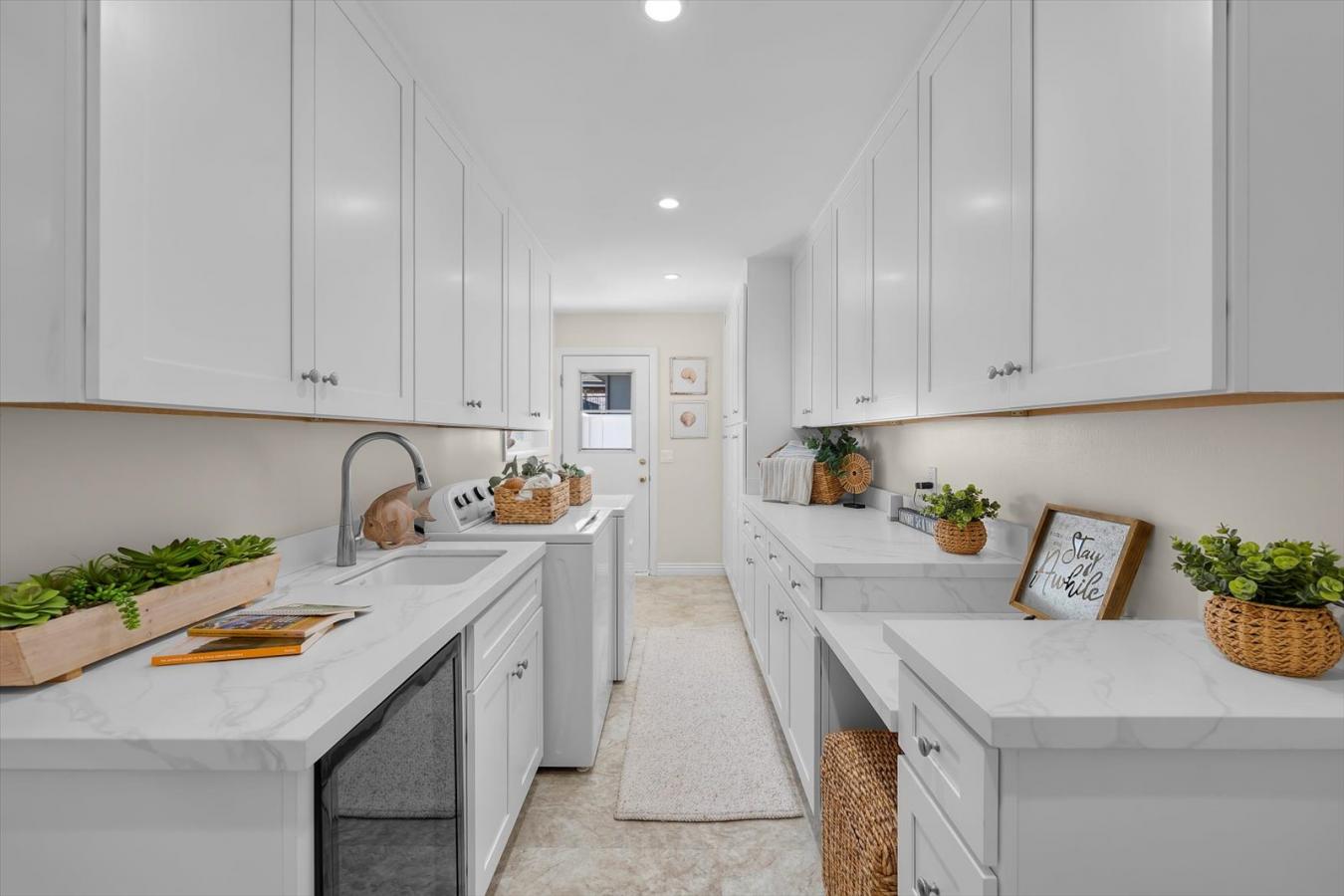 Rolling Hills, California, 90274, United States, 4 Bedrooms Bedrooms, ,3 BathroomsBathrooms,Residential,For Sale,1964658