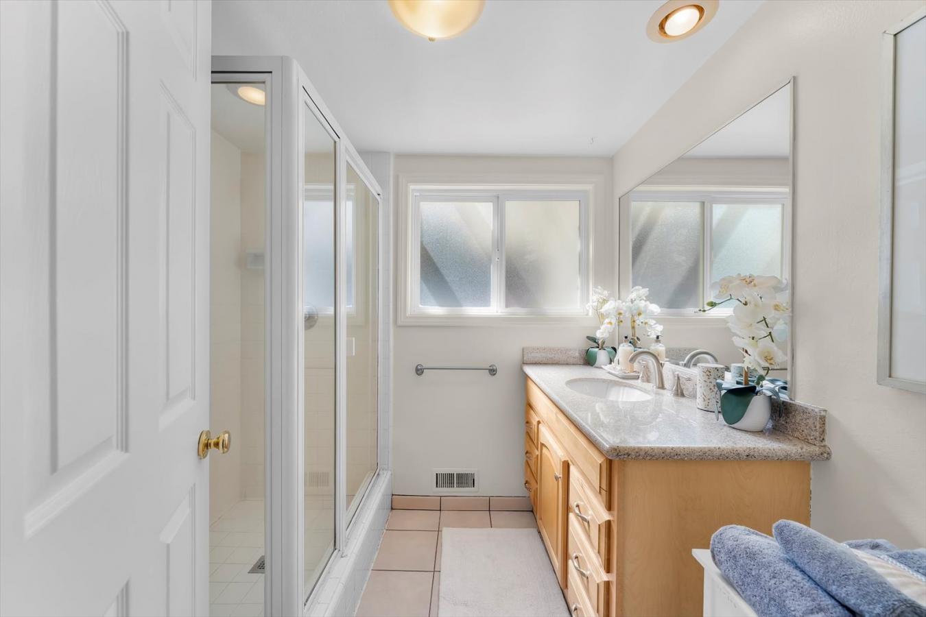 Rolling Hills, California, 90274, United States, 4 Bedrooms Bedrooms, ,3 BathroomsBathrooms,Residential,For Sale,1964658