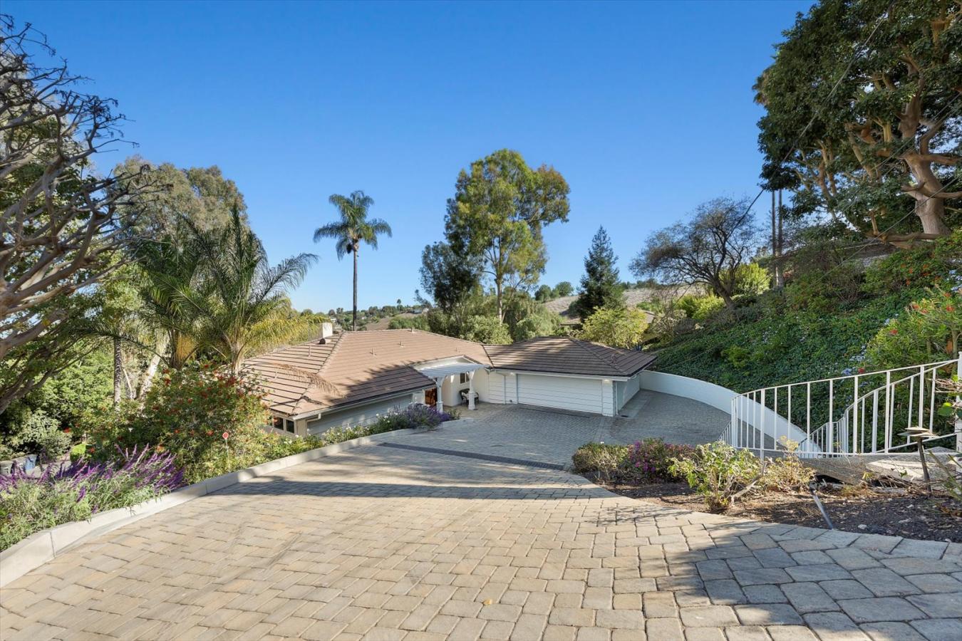 Rolling Hills, California, 90274, United States, 4 Bedrooms Bedrooms, ,3 BathroomsBathrooms,Residential,For Sale,1964658