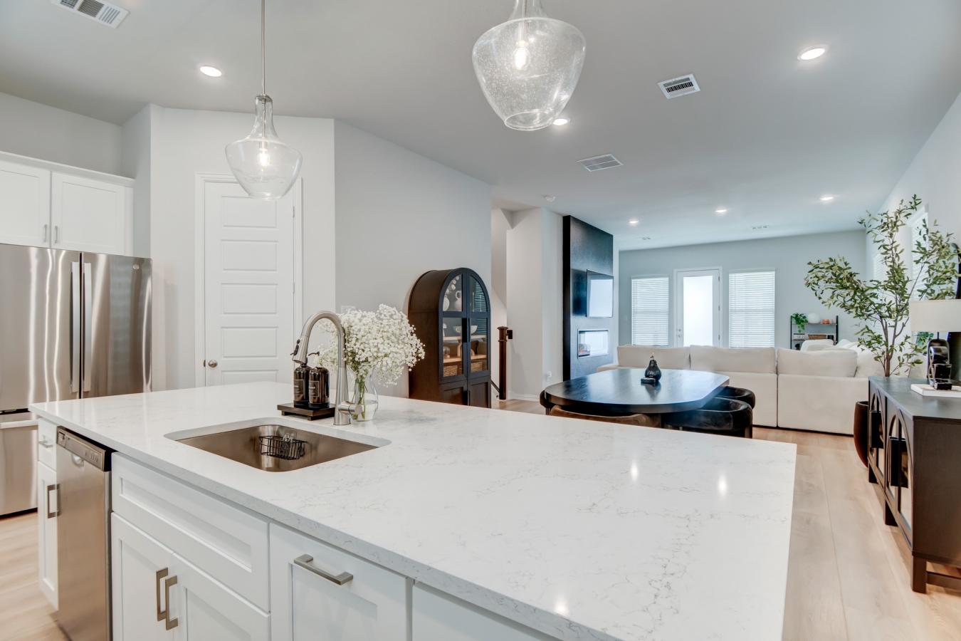 Welcome to this stunning 3-story single-family home located in the hea – image 10