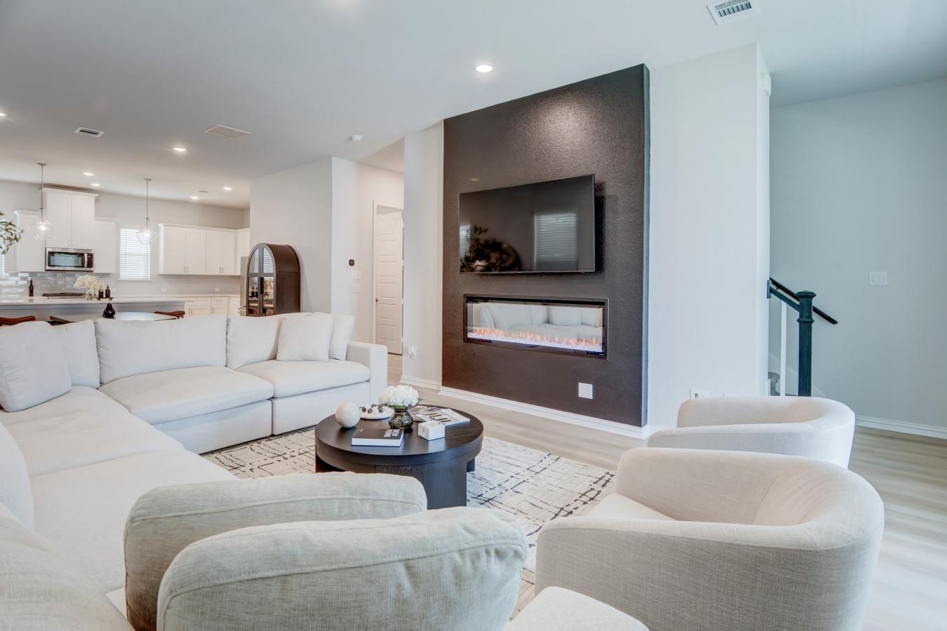 Welcome to this stunning 3-story single-family home located in the hea – image 15