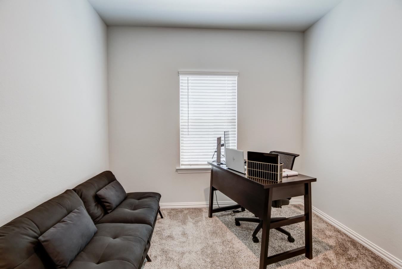 Welcome to this stunning 3-story single-family home located in the hea – image 20