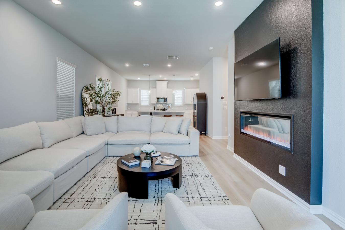 Welcome to this stunning 3-story single-family home located in the hea – image 5