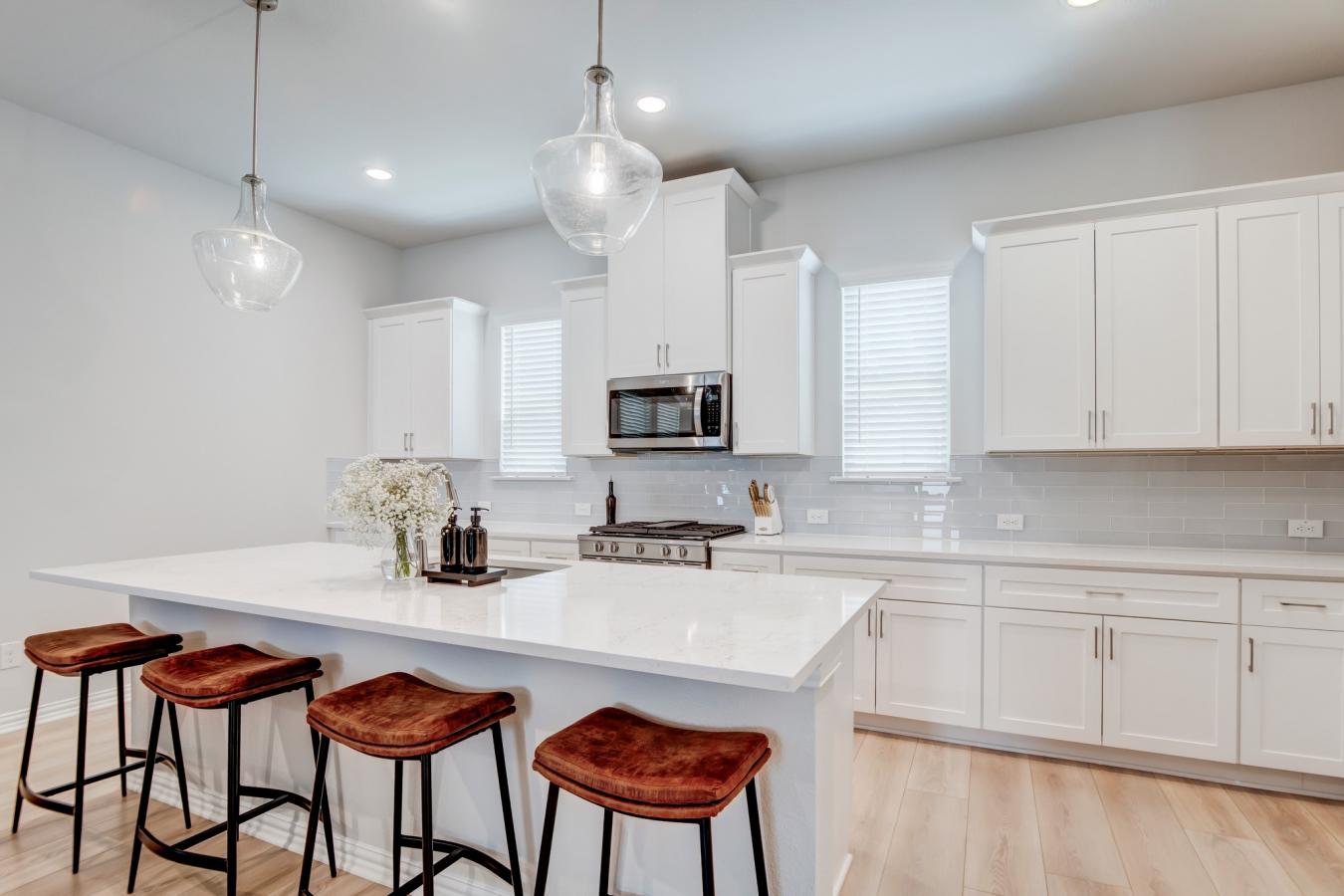 Welcome to this stunning 3-story single-family home located in the hea – image 7