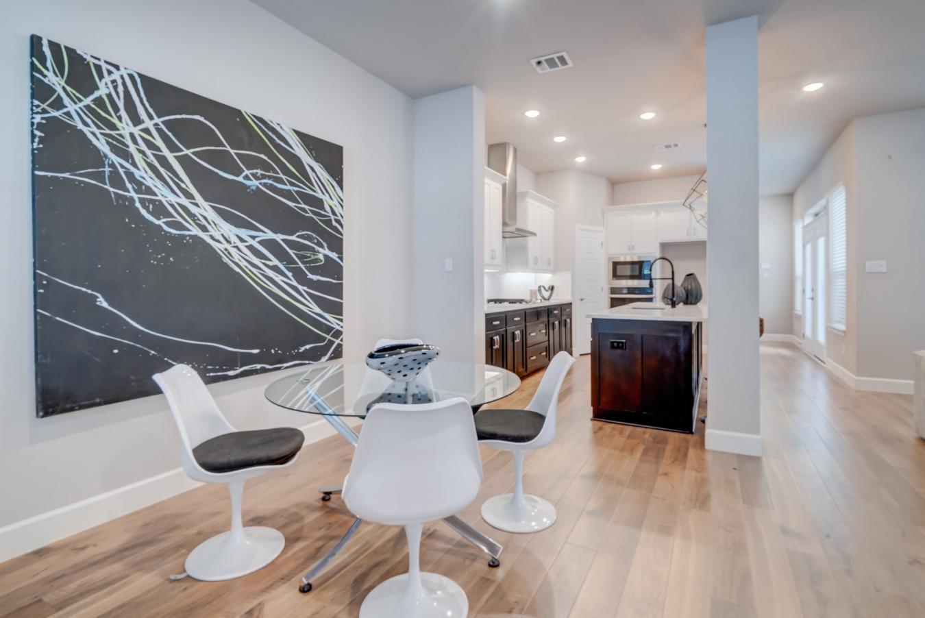 Dallas, Dallas, 75208, United States, 3 Bedrooms Bedrooms, ,3 BathroomsBathrooms,Residential,For Sale,1963313