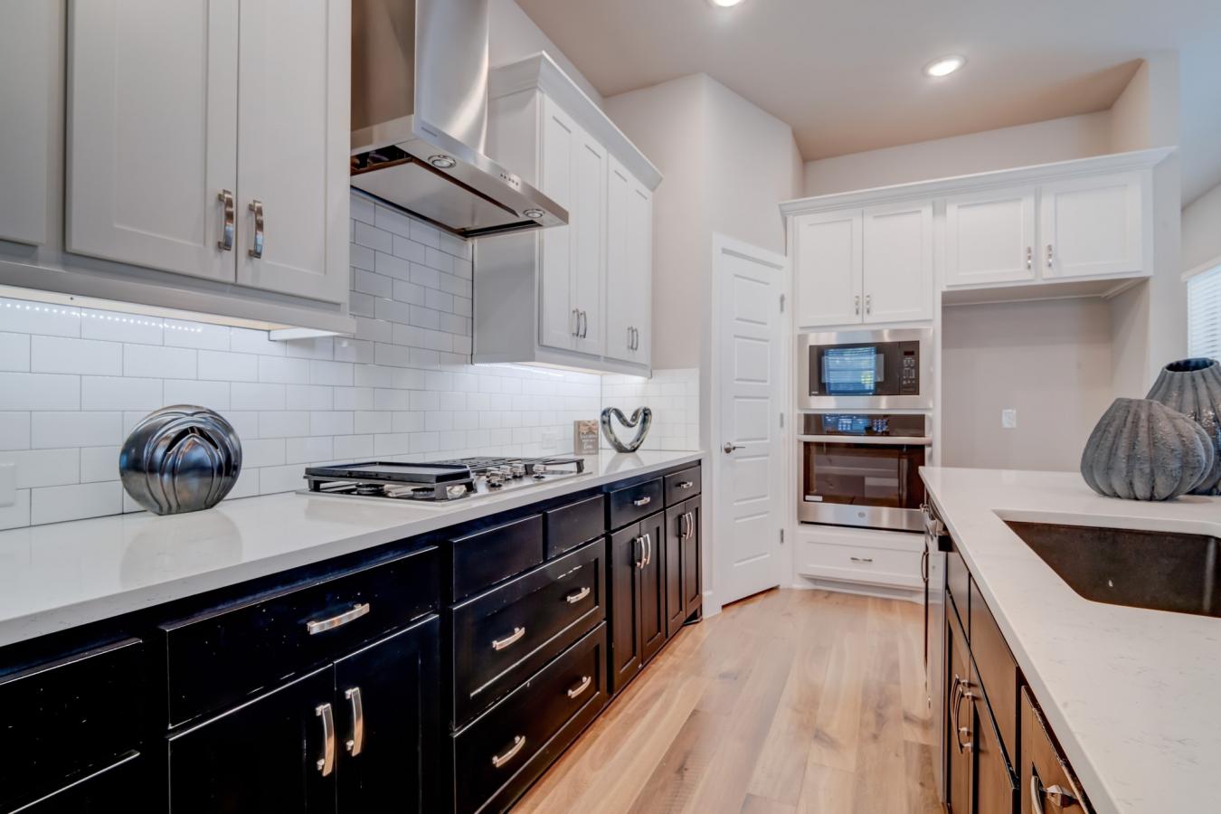 Dallas, Dallas, 75208, United States, 3 Bedrooms Bedrooms, ,3 BathroomsBathrooms,Residential,For Sale,1963313