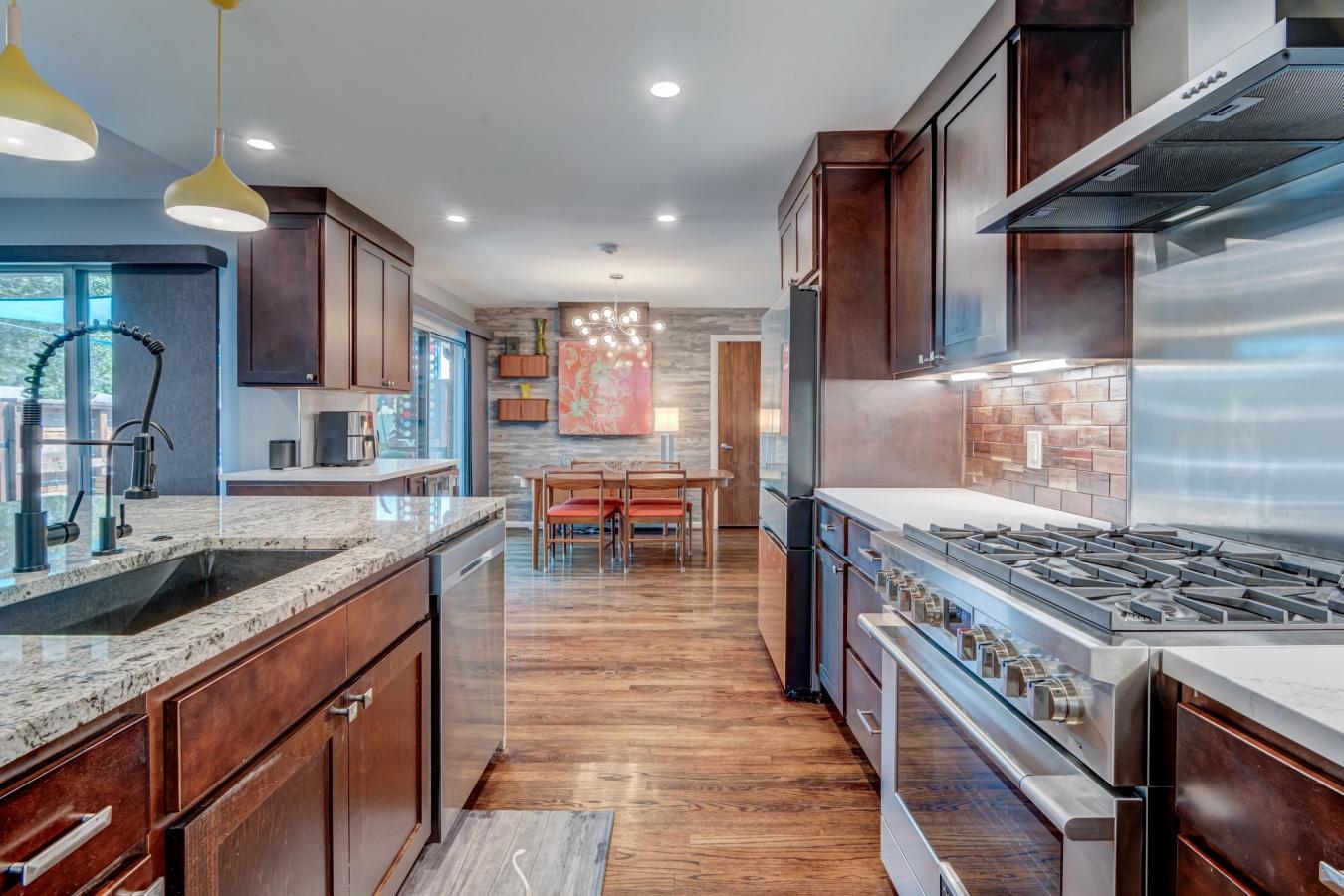 Dallas, Dallas, 75214, United States, 3 Bedrooms Bedrooms, ,2 BathroomsBathrooms,Residential,For Sale,1963314