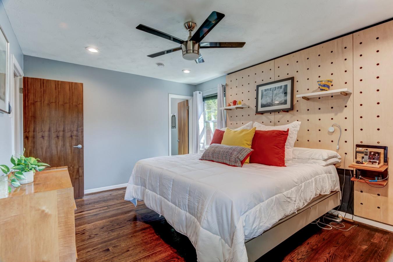 Dallas, Dallas, 75214, United States, 3 Bedrooms Bedrooms, ,2 BathroomsBathrooms,Residential,For Sale,1963314