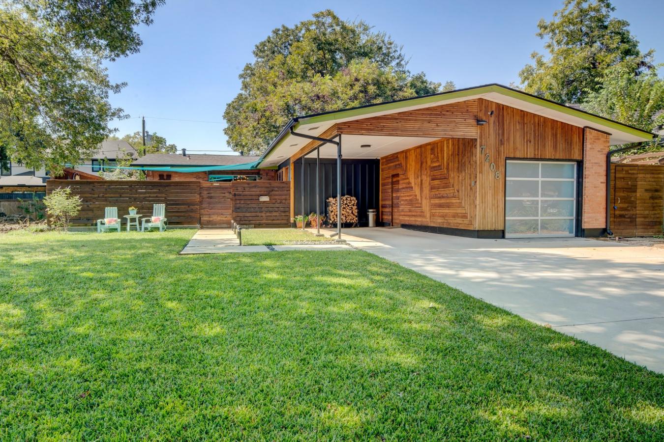 Dallas, Dallas, 75214, United States, 3 Bedrooms Bedrooms, ,2 BathroomsBathrooms,Residential,For Sale,1963314