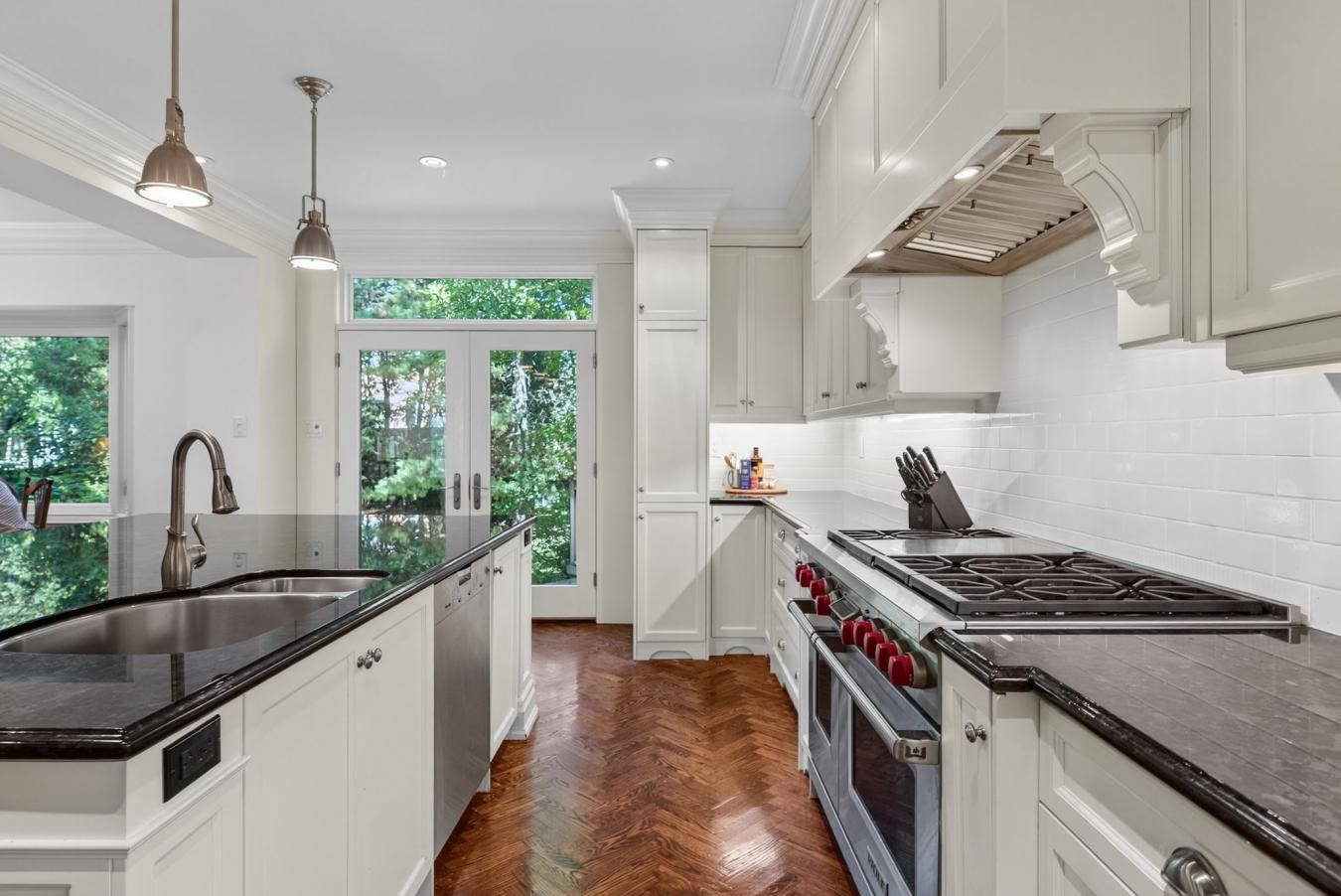 Toronto, ON, M2L 1H1, Canada, 4 Bedrooms Bedrooms, ,4 BathroomsBathrooms,Residential,For Sale,1963309