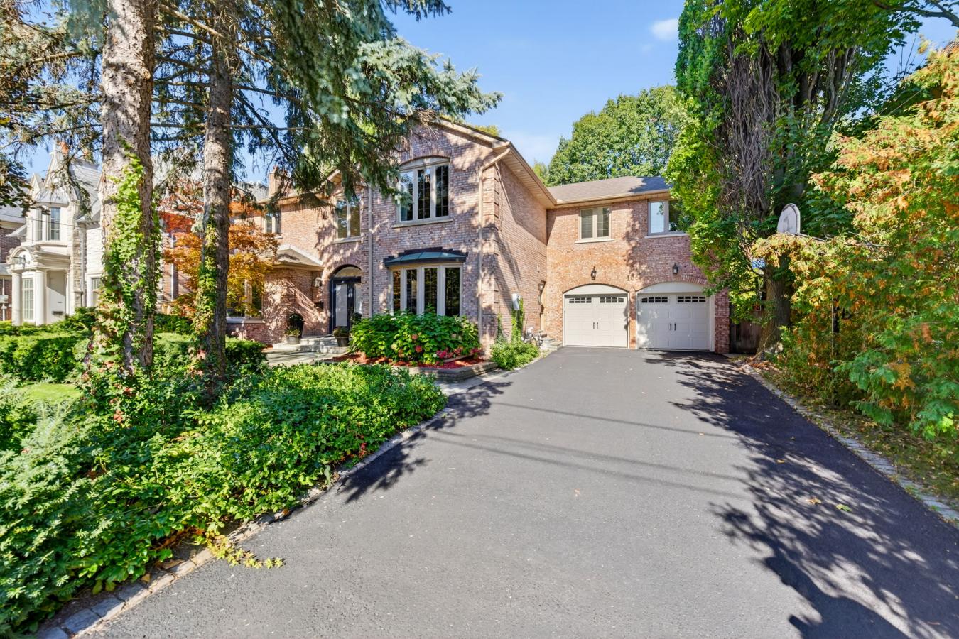 Toronto, ON, M2L 1H1, Canada, 4 Bedrooms Bedrooms, ,4 BathroomsBathrooms,Residential,For Sale,1963309