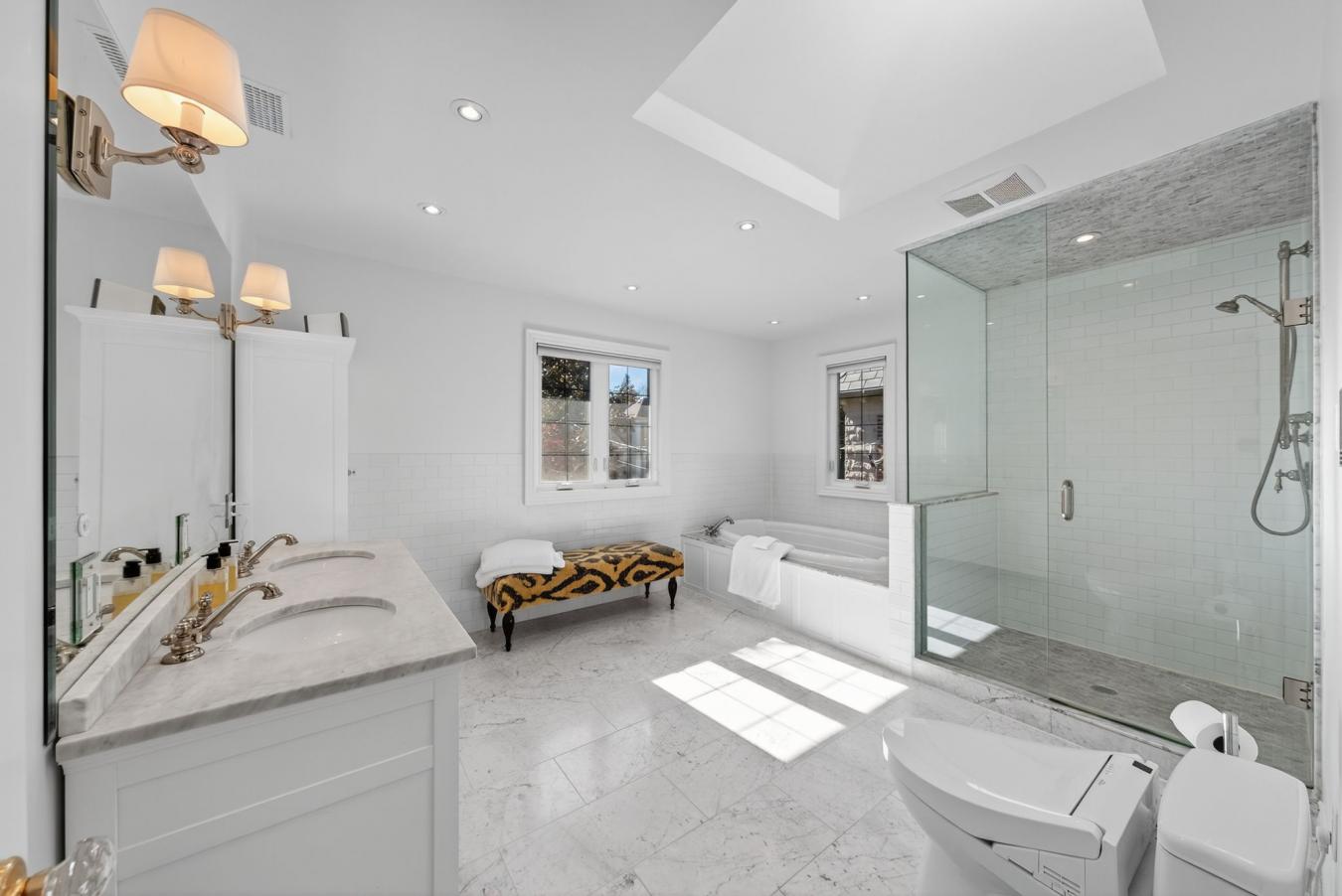 Toronto, ON, M2L 1H1, Canada, 4 Bedrooms Bedrooms, ,4 BathroomsBathrooms,Residential,For Sale,1963309