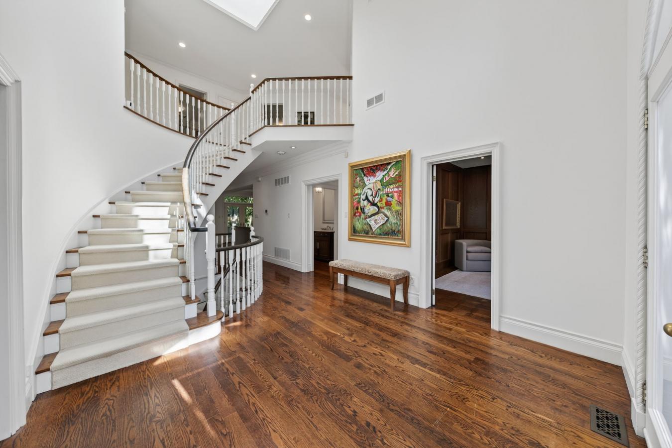 Toronto, ON, M2L 1H1, Canada, 4 Bedrooms Bedrooms, ,4 BathroomsBathrooms,Residential,For Sale,1963309